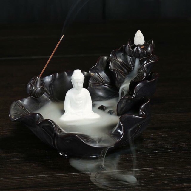 Thác khói trầm hương Phật Toạ Sen