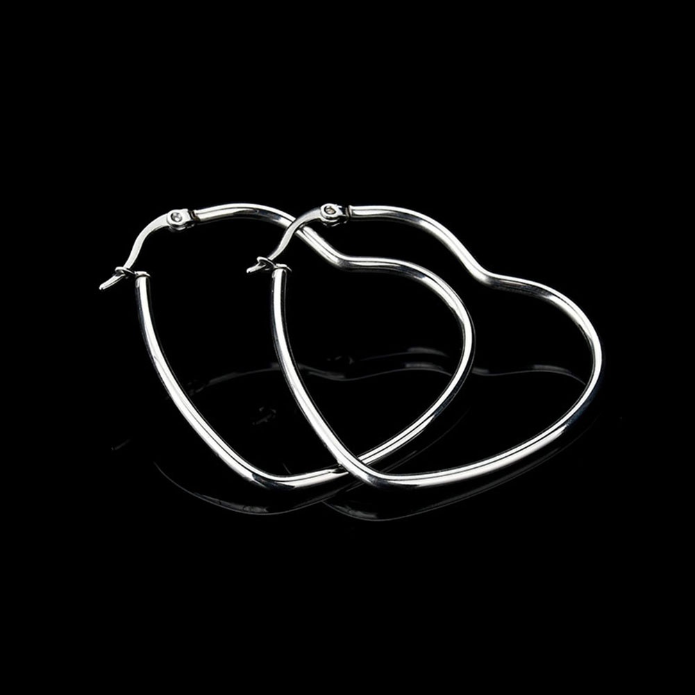 Khuyên tai hình trái tim nhiều kích cỡ cá tính cho nữ