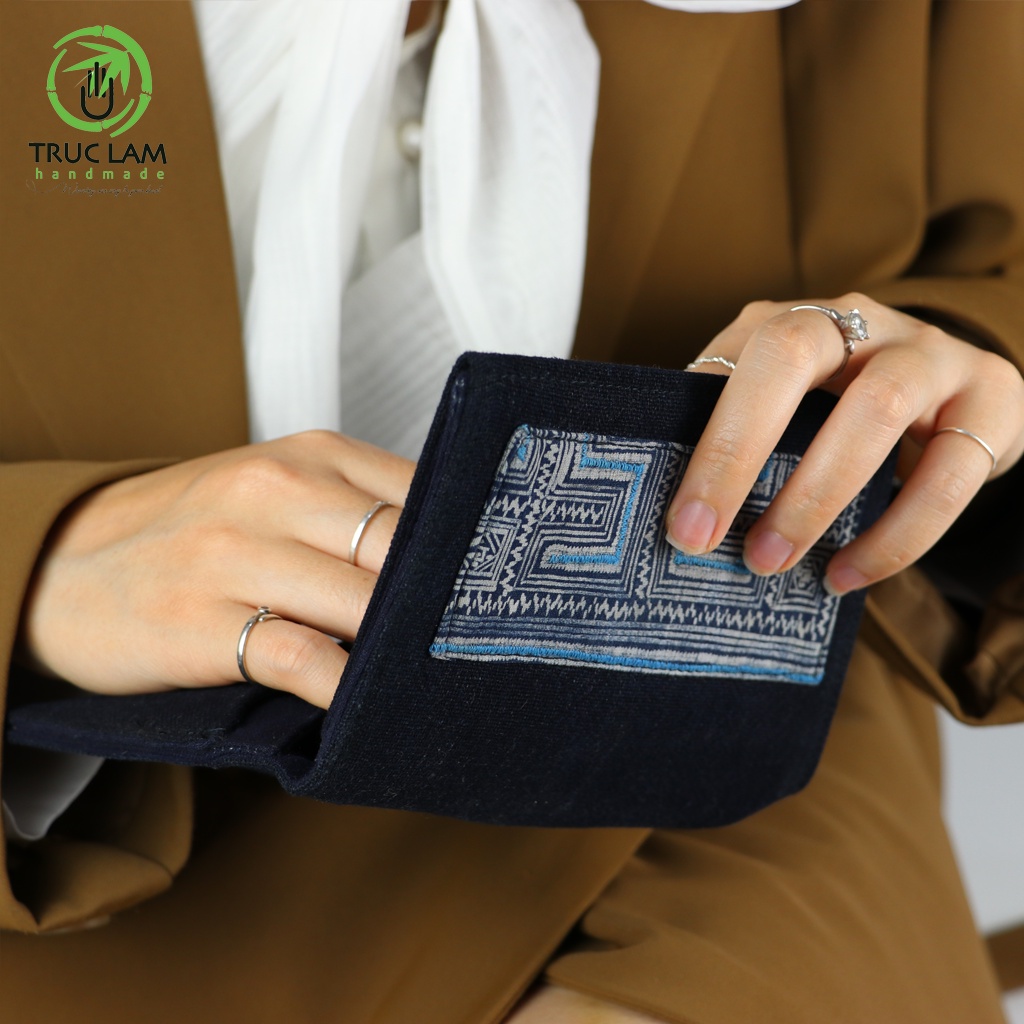 Ví Cầm Tay Ví Gấp Vải Gai Mỏng Phối Vải Thổ Cẩm Họa Tiết Dân Tộc  - Trúc Lâm Handmade