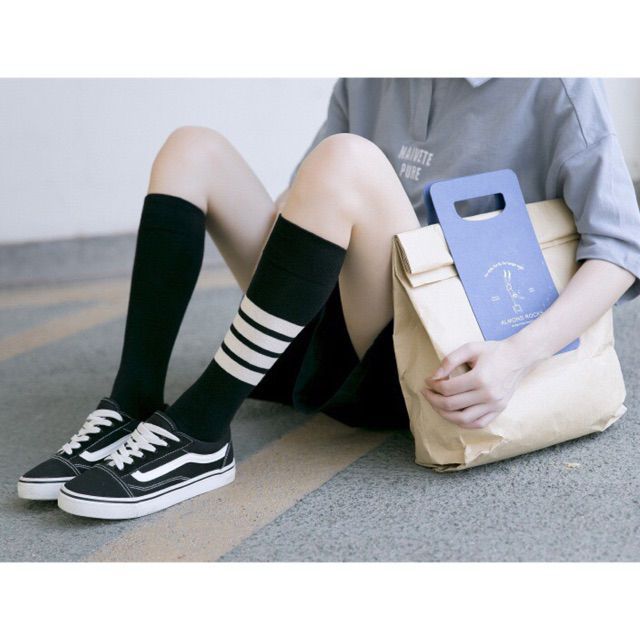 TẤT THỂ THAO ULZZANG 4 VẠCH SIÊU HOT