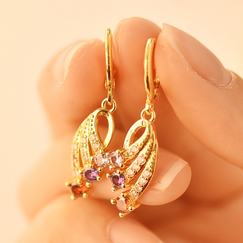 Hoa tai đính đá lấp lánh thiết kế thanh lịch