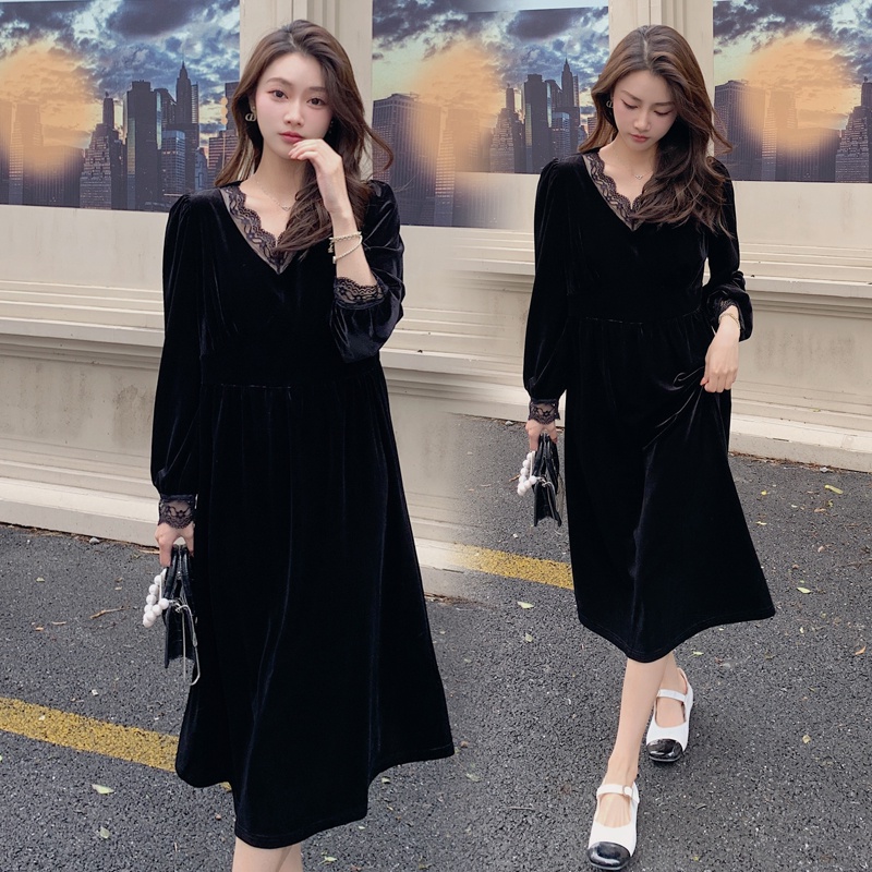 Đầm nhung dài tay cổ chữ V màu đen phong cách Hàn Quốc cho mẹ bầu
