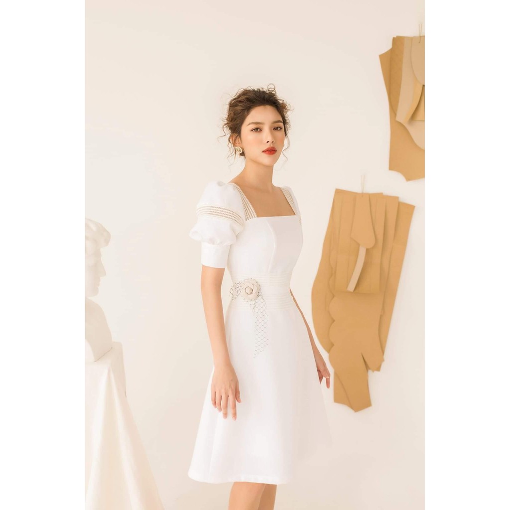 Đầm Suông Nữ Cổ Vuông Màu Trắng Dáng Dài Qua Gối, Đầm Dự Tiệc Màu Trắng Vintage