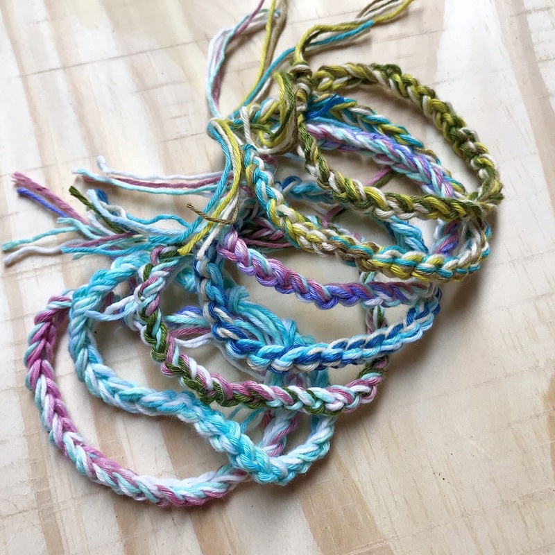 Vòng thắt dây handmade/vòng tay thủ công/vòng ngũ sắc, vòng thắt len