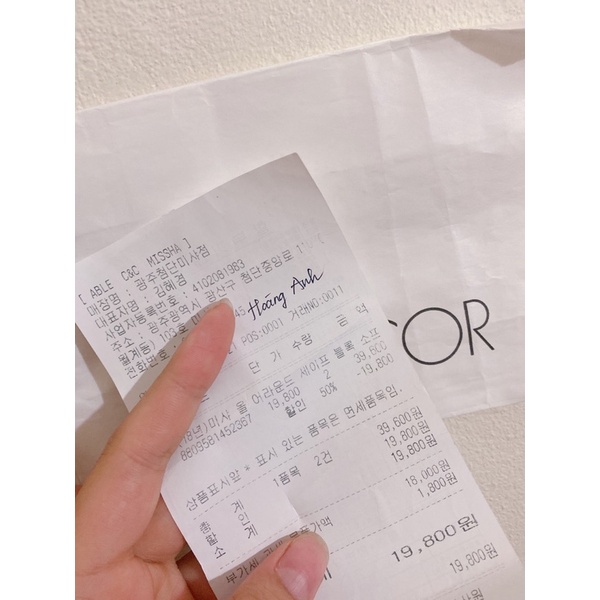 kèm Bill kem chống nắng misha hồng