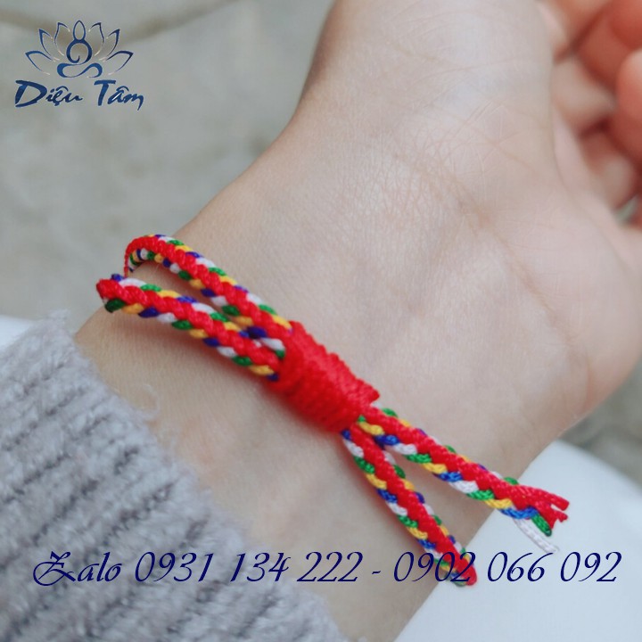 Vòng tay chỉ ngũ sắc thắt handmade