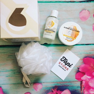Set dưỡng thể The Body Shop Almond Milk & Honey Treats