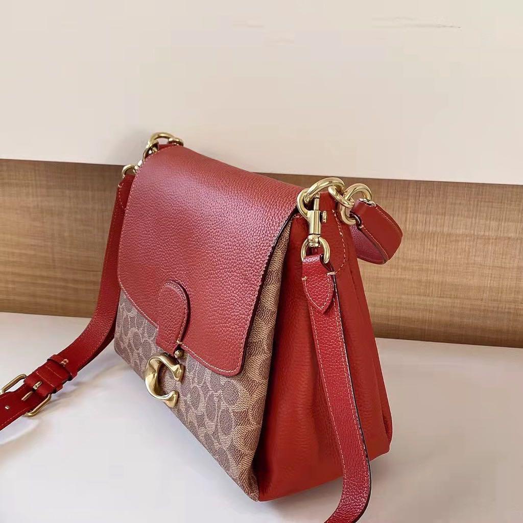 Oach May Shoulder Bag in Signature Canvas - chính hãng