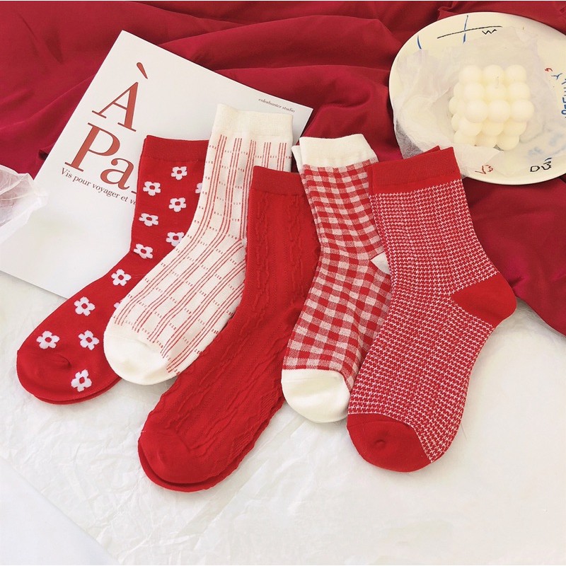 Tất màu đỏ phong cách Hàn Quốc cho người lớn