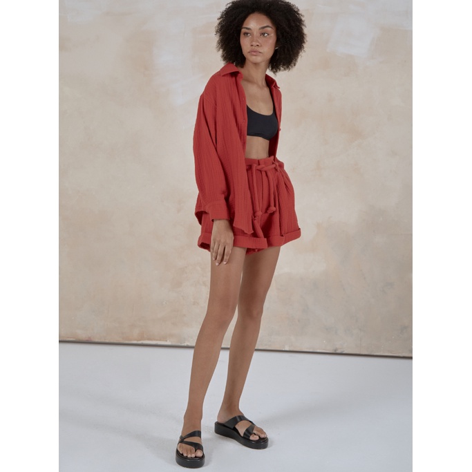 COCO SIN - Quần Short Đỏ Cam Kèm Dây Belt