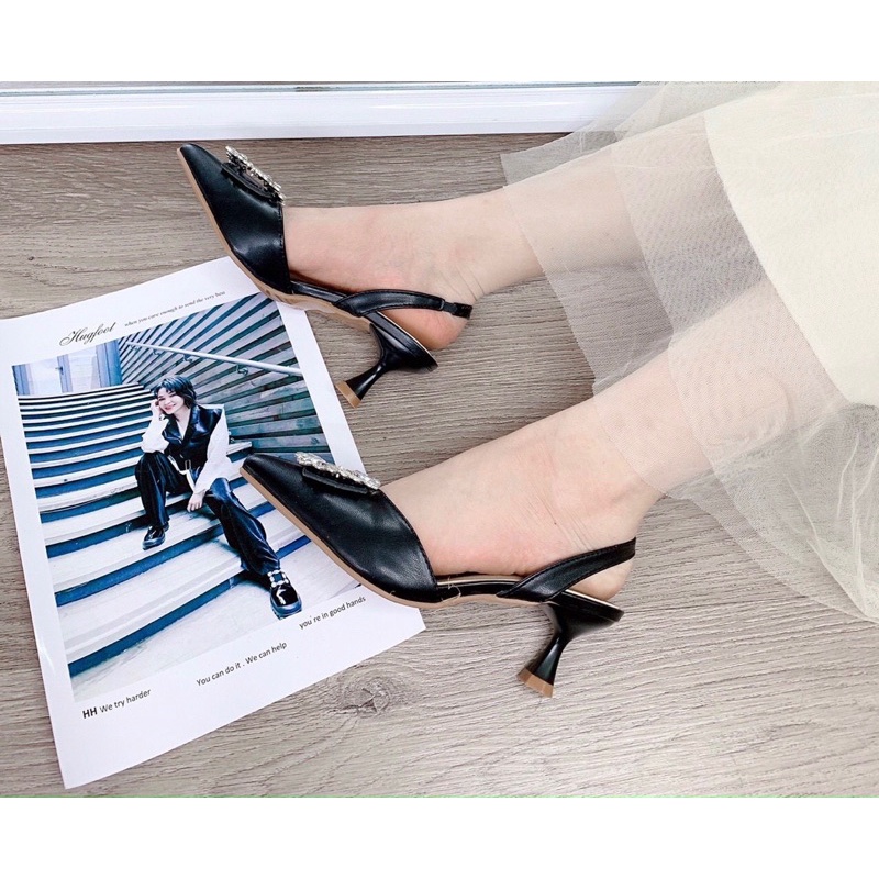 Giày sandal bít mũi Đá trắng vuông gót nhọn 5p sang chảnh hết nấc