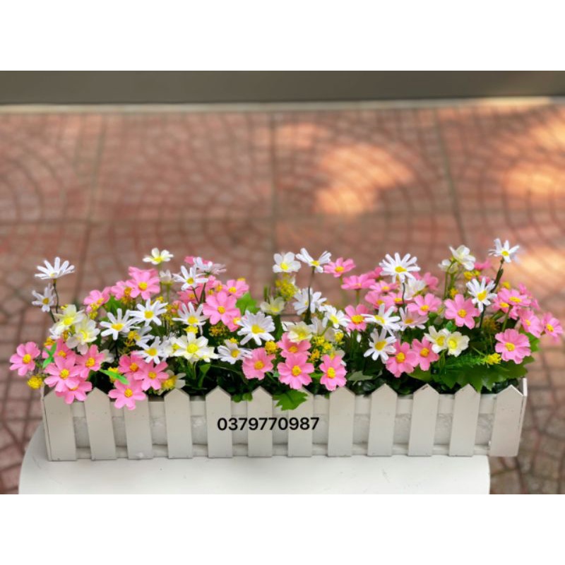Chậu hàng rào gỗ hoa 50cm hàng sẵn. Có bán riêng chậu 50cm, 100cm