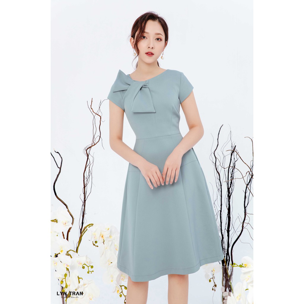 VÁY XÒE KẾT NƠ CỔ DỊU DÀNG VÀ SANG CHẢNH | BigBuy360 - bigbuy360.vn