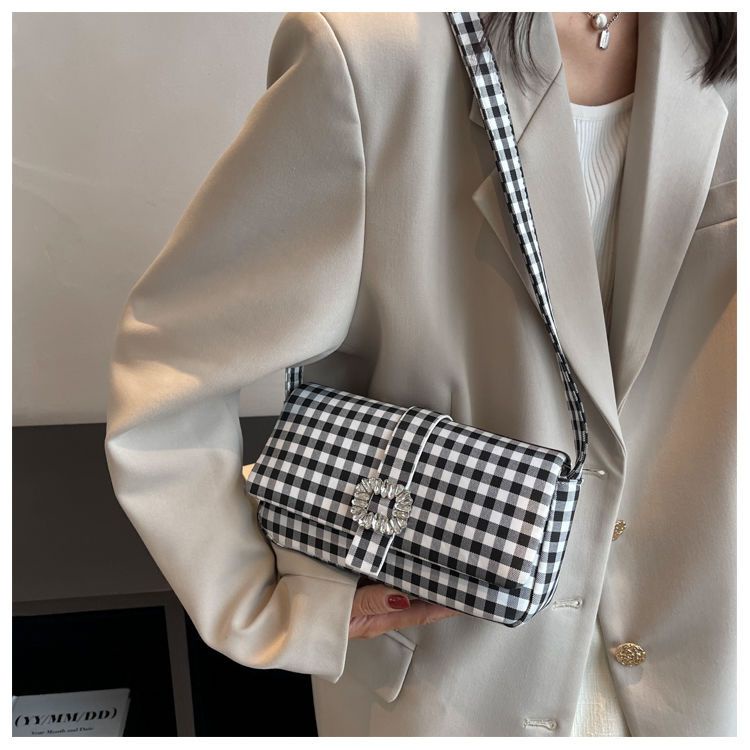 Túi Xách Đeo Vai / Kẹp Nách Hình Vuông Họa Tiết Kẻ Sọc Màu Sắc Tương Phản Thời Trang 2022 Cho Nữ