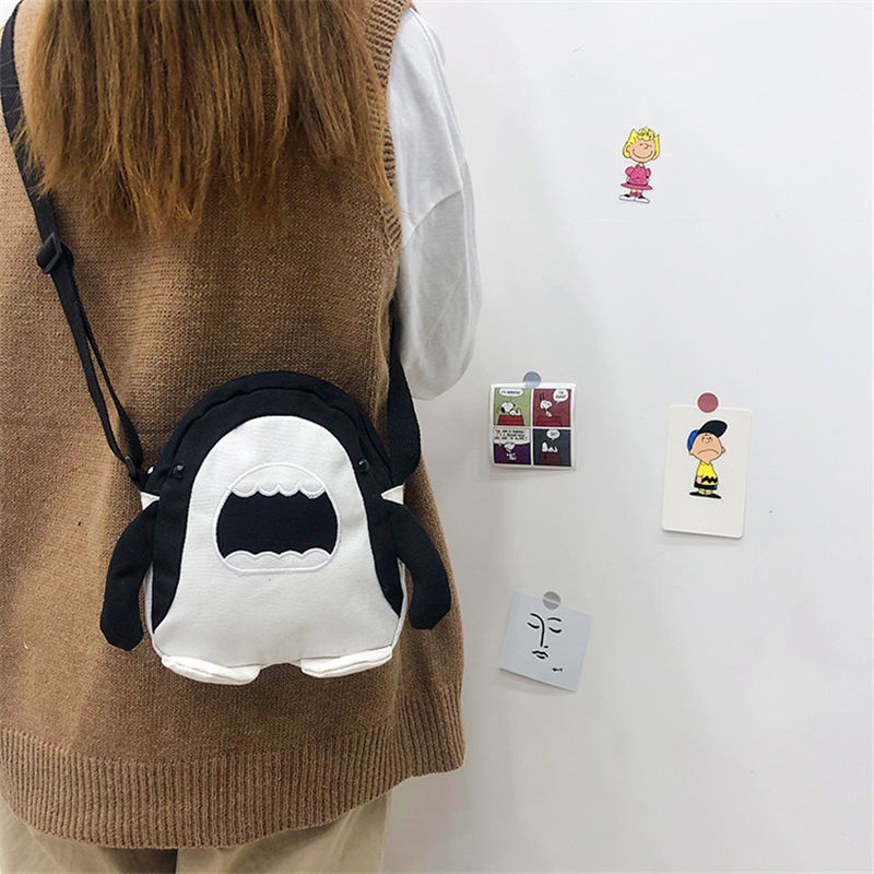 Túi đeo chéo hình cá mập dễ thương phong cách Harajuku Nhật Bản 8.23