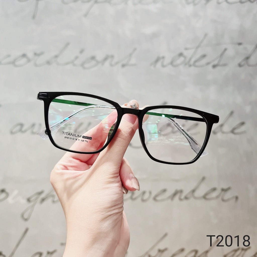 Gọng kính mắt vuông nam nữ LILYEYEWEAR chất liệu TITANIUM cứng cáp thanh nhẹ dễ đeo t2018