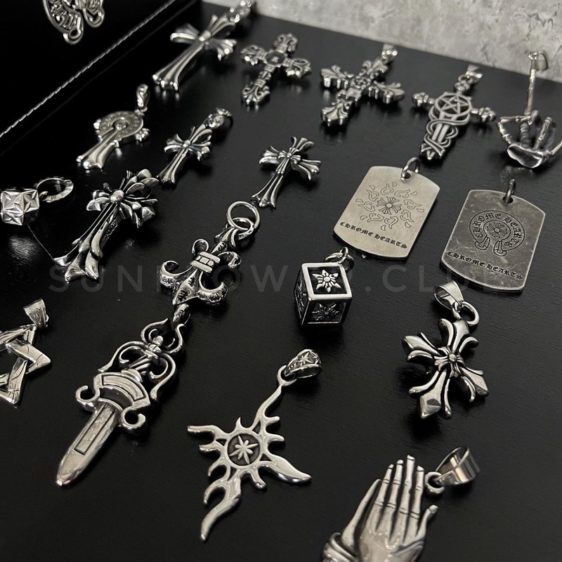 Mặt dây chuyền Chrome Heart THÉP TITAN không đen không gỉ