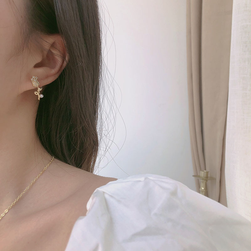 Đôi Bông Tai Mạ Bạc 925 Hình Hoa Đính Đá Xinh Xắn Cho Nữ