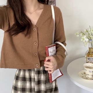 Áo len dễ phối đồ phong cách Hàn Quốc