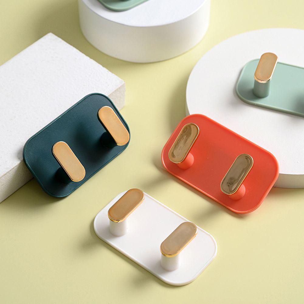 Set 2 Móc Treo Đồ Dán Tường Bằng Nhựa Tiện Dụng Cho Phòng Tắm / Nhà Bếp