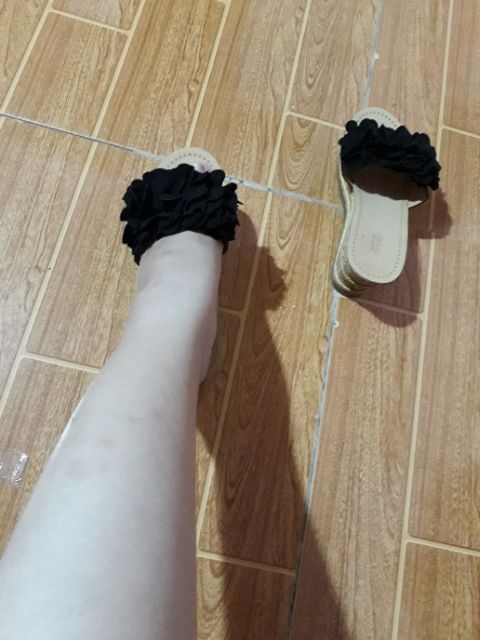 Dép cao gắn hoa sang chảnh