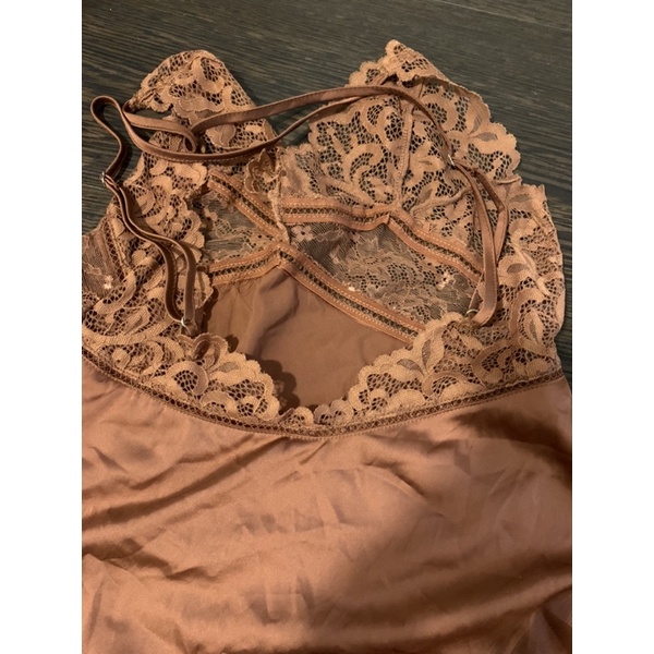 Thanh lý pass used new 98% đầm váy ngủ lụa phối ren màu nâu