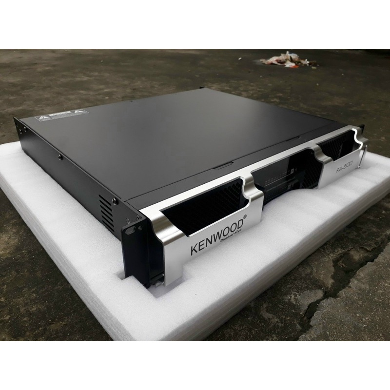 Cục đẩy kenwood fa500 sử dụng 32 đèn công suất 850w /1kênh đẹp sang