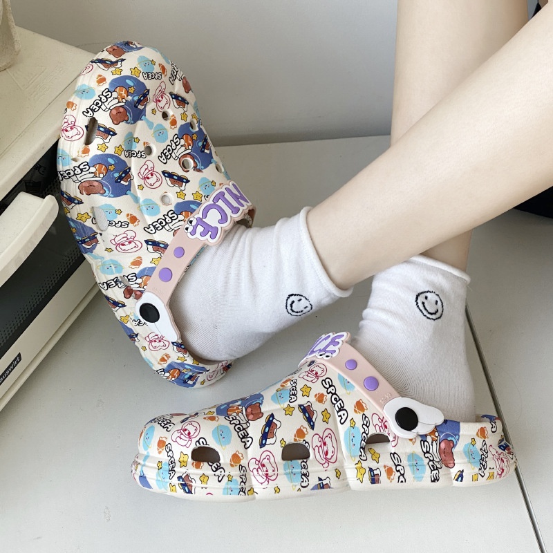 Dép Sandal Đục Lỗ Đế Dày Mềm Mại Chống Trượt Họa Tiết Hoạt Hình Thời Trang Mùa Hè Cho Nữ