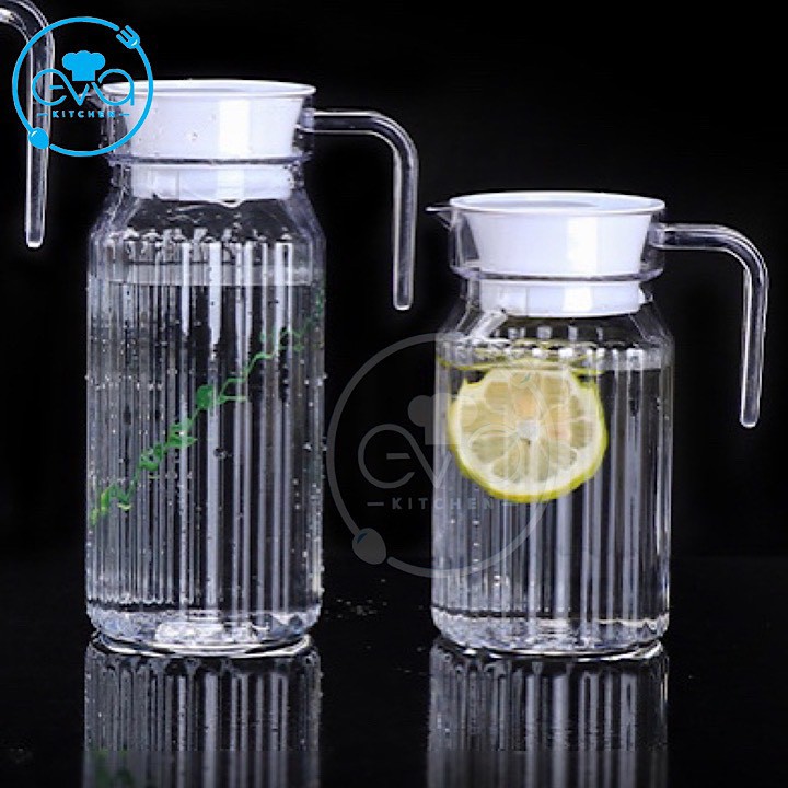 Set 2 Bình Đựng Nước Thuỷ Tinh Miệng Rót Sọc Có Quai Cầm 1000 Ml Và 500 Ml M0749