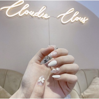 Mẫu nailbox móng up trắng hoạ tiết trái tim
