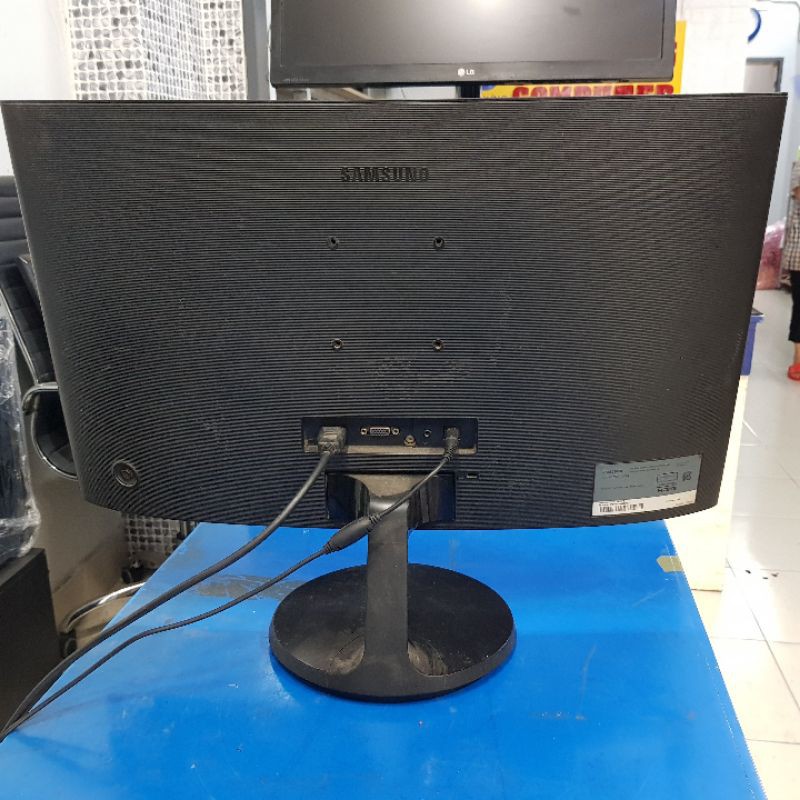 Màn hình LCD Samsung cong LC24F390FHEXXV, CHÂN ĐẾ MỚI, BH HÃNG 2/2021 | BigBuy360 - bigbuy360.vn