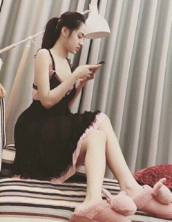 Váy ren chân bèo loại 1