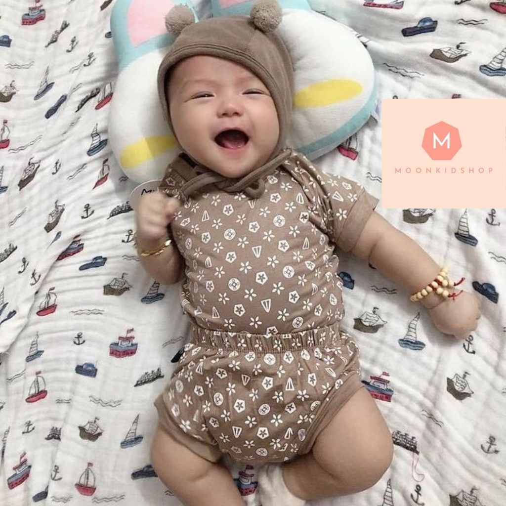 Bộ Body Chip Cho BéHọa Tiết LVCực kì dễ thương dành cho bé trai bé gái từ 6-16kg,hàng có sẵn giao ngay