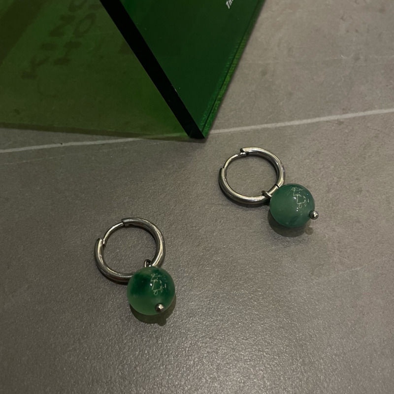 Khuyên tai đính đá xanh lá phong cách Harajuku hip hop không cần xỏ lỗ