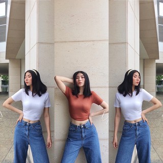 Áo Thun Croptop Ôm Body Cổ Tròn Dáng Basic