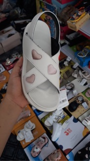 Sandal bé trai