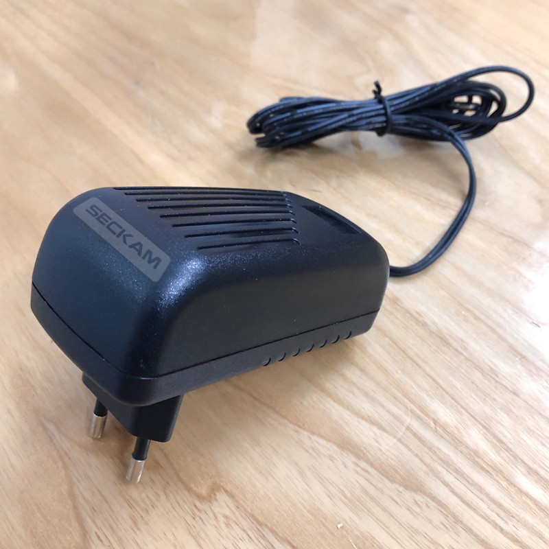 Adapter 12V/2A thanh lý dự án mới 100% dòng chuẩn 2A