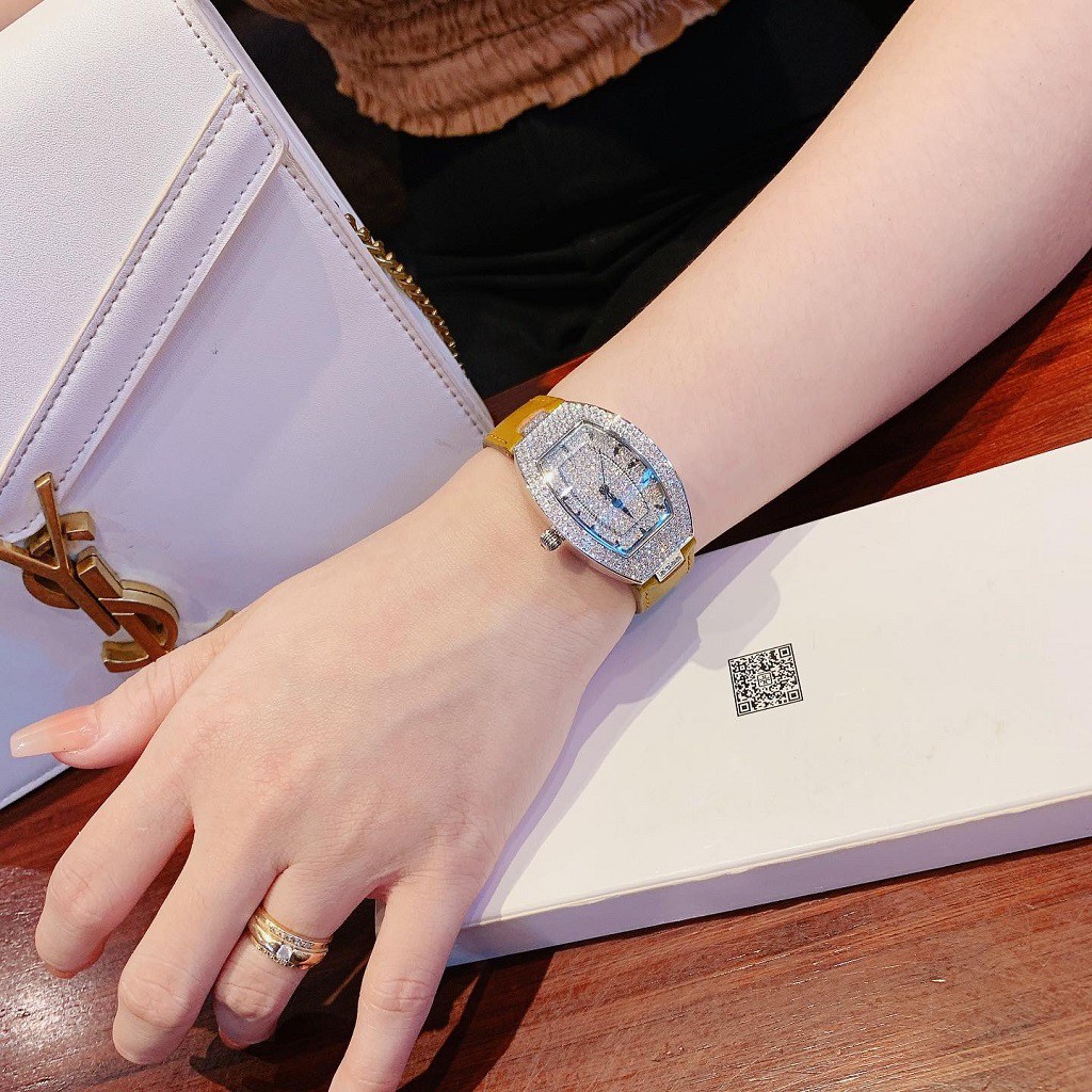 Set Đồng Hồ Davena Nữ Mặt Oval Full Đá Silver Chính Hãng 34mm