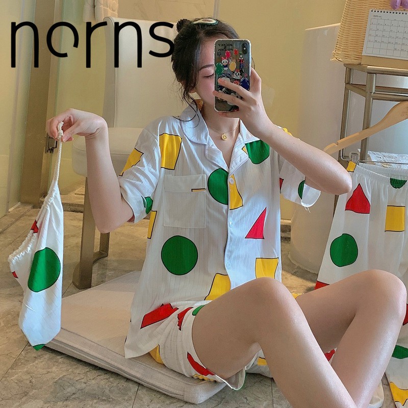 【norns】2021 Crayon nhỏ mới lớn mô hình hình học mùa hè tay ngắn Quần short PAJAMAS dành cho phụ nữ dải lụa sữa lụa dịch vụ nhà túi giao hàng tận nhà