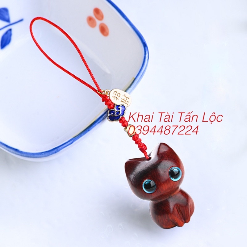 Dây treo mèo đỏ mắt xanh chiêu tài bằng gỗ Hồng mẫu mới nhất