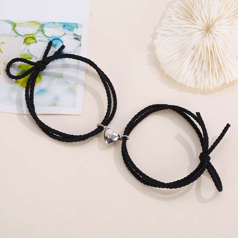 Set 2 vòng tay nam châm mặt hình trái tim cho cặp đôi