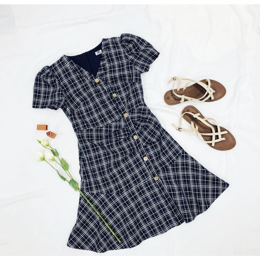 Đầm váy kẻ - váy trơn đuôi cá xếp li eo che khuyết điểm bụng phối cúc gỗ lệch tay bồng nhẹ trẻ trung TV05-HTDesign | BigBuy360 - bigbuy360.vn