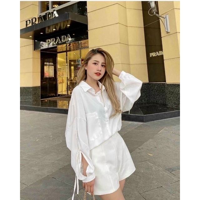 SET ÁO SƠ MI TRẮNG TAY XẺ KÈM QUẦN SHORT TRẮNG