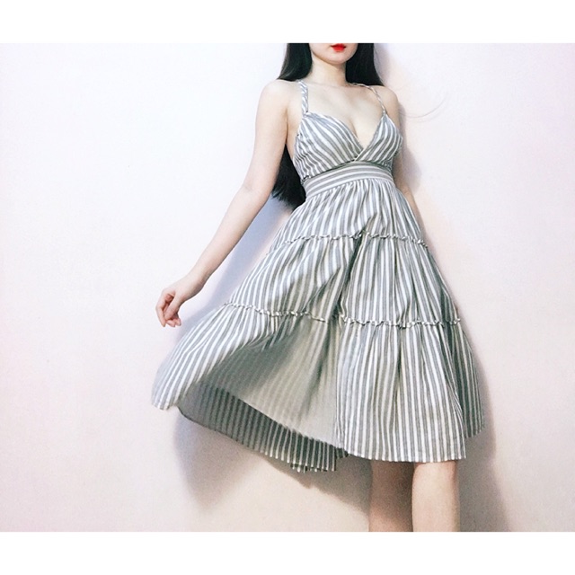 Đầm 2 dây sọc xoè cổ đắp chéo