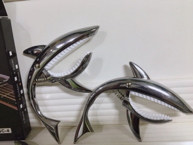 Capo guitar cá mập cao cấp dành cho đàn ghi ta acoustic, classic