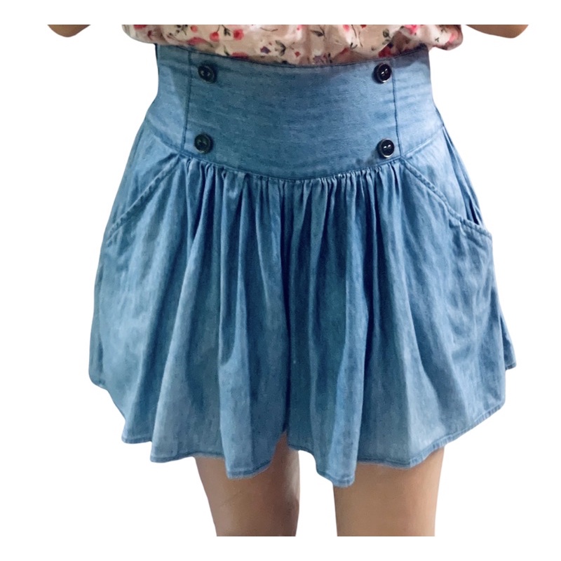 Quần short giả váy