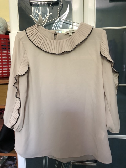 Combo 2 áo elise sz L và XL 200.000