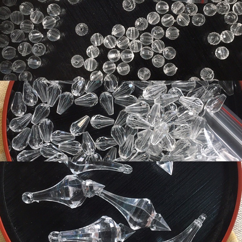 Hạt pha lê nhựa tròn - giọt nước có lỗ xỏ dây