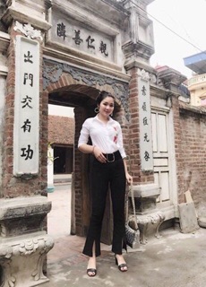 Quần ống loe xẻ giữa