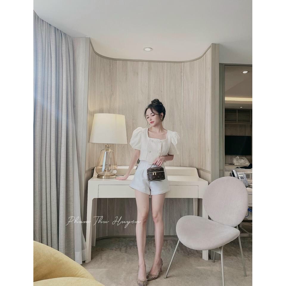 [ Kèm video]Set áo kiểu nữ đính 4 nút tay bồng phối quần short xếp ly vải phi dạ cực xinh- kèm video
